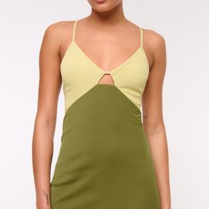 เดรสลำลองฤดูร้อนขายดีจากโรงงาน ผู้ผลิตโดยตรง สวมใส่สบาย สีพื้น เรียบหรู เซ็กซี่ แขนกุด ทรงเอไลน์ - Product Image 4