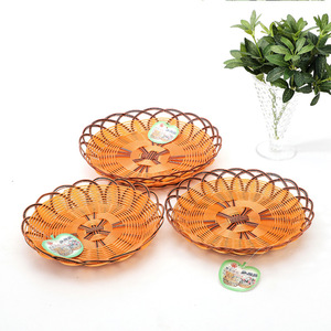 Cesta redonda tejida de plástico imitación ratán, bandeja multifunción para vajilla, aperitivos y alimentos - Product Image 1