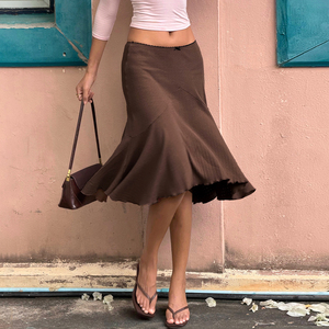 Falda midi estilo americano, color marrón, cintura baja, tejido de punto, corte de cola de pez, estilo relajado, vintage, simple, versátil, informal. - Product Image 1