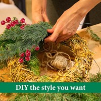Bouquet de branches artificielles de pin et de cèdre faites à la main avec baies rouges et lotus, arrangement floral DIY pour centres de table de mariage et de Noël