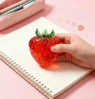 En stock : Jouet anti-stress en forme de fraise, en TPR malléable, rempli de vaseline, boule de décompression à presser à la main, faite à la main
