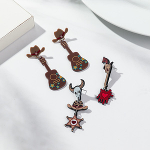 Pendientes creativos de mezclilla dulce fresco acrílico impreso vaquero escopeta mano guitarra pendiente para mujer regalo de amante de la música - Product Image 5