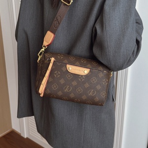 Contáctame: Bolsos de Diseñador de Fábrica de Alta Calidad al por Mayor 5A, Ropa de Mujer de Marca, Moda de Lujo, PU Impermeable para Invierno - Product Image 6