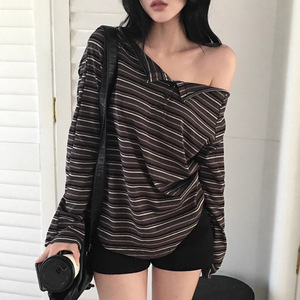เสื้อยืดไหมพรมผู้หญิงสไตล์วินเทจสำหรับฤดูใบไม้ร่วง ระบายอากาศได้ดี แบบเปิดไหล่ ติดกระดุม ทรงปกติ แขนยาว สไตล์ลำลอง Y2K สตรีทแวร์ - Product Image 1