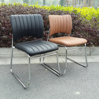 Chaise de Direction Ergonomique Moderne - Empilable, Design à Dossier Ailé, Structure Métallique, Imperméable, Confortable pour Hôtels, Maisons et Écoles