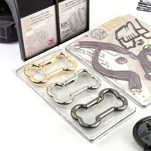 Mosquetón de 48 mm en Oro, Plata y Negro con Ganchos de Resorte, Anillo en Forma de Hueso de Aleación de Zinc con Impresión UV para Bolsos y Accesorios - Product Image 2