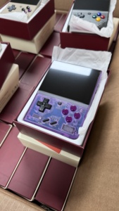 Màu Tím Miyoo <span class=keywords><strong>Mini</strong></span> Cộng Với Retro Cầm Tay Máy Nghe Nhạc Di Động Video Trò Chơi Giao Diện Điều Khiển 3.5 Inch Vòm Linux Hệ Thống Túi Miyoo <span class=keywords><strong>Mini</strong></span> + Cổ Điển - Product Image 5