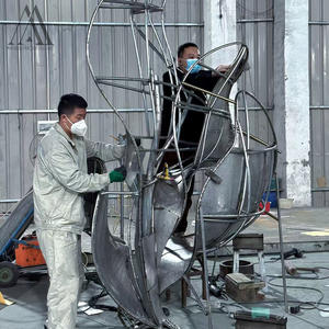 Escultura de Acero Inoxidable Abstracta para Exteriores, Estatua Metálica de Flor en Flor, Proyecto de Paisajismo de Plaza Urbana - Product Image 4