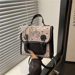 Bolsos de mujer de moda: los elementos de encaje y perlas se combinan para crear un estilo de niña de ensueño - Product Image 3