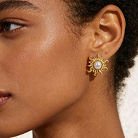 JUSNOVA Ensemble de boucles d'oreilles mixtes en acier inoxydable plaqué or PVD 18 carats, motifs étoile, lune, soleil, fruit, fraise, fleur, pour femmes