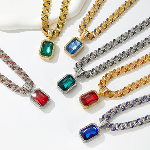 Cadena y Colgante de Oro de 18k Chapado en Oro Amarillo Italiano para Hombre, Estilo Hiphop, con Incrustaciones de Diamantes, Diseño de León - Product Image 1
