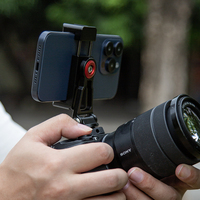 Accessoire professionnel pour vlogging vidéo : Cage de montage en aluminium pour smartphone avec double adaptateur griffe porte-accessoire pour configuration d'enregistrement iPhone et Android