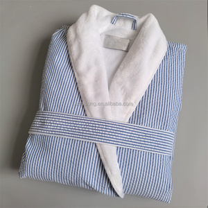 Peignoirs d'hôtel en tissu rayé seersucker teint en fil, respirant et thermique, avec doublure en peluche, personnalisables en gros - Product Image 2