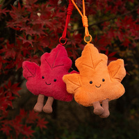 Adorable pendentif en peluche feuille d'érable 3D gaufrée et douce avec cordon tressé pour la décoration de sacs et les cadeaux d'automne