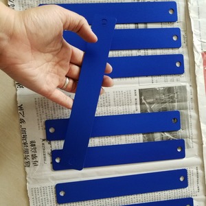 Placa de señalización colgante de aleación de aluminio, 30x120x1,5mm, anodizada con orificio de 205mm para uso multipropósito - Product Image 2