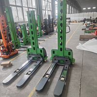 Neu eingetroffener tragbarer selbstladender Gabelstapler mit Lithiumbatterie 500kg 700kg 1000kg Hubkraft für Restaurants und andere Branchen