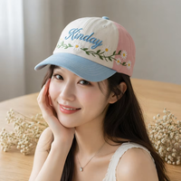 Gorra de Béisbol Kinday con Logotipo Personalizado, Rosa, Blanca y Azul, de Algodón, 6 Paneles, Ajustable, Transpirable, con Bordado Floral de Margaritas