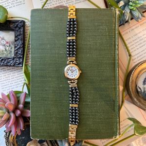 Reloj de Pulsera de Cuarzo Dorado Vintage Hecho a Mano para Mujer, Accesorios de Moda Retro con Diseño Único de Botones y Cuentas, Joyería Personalizada - Product Image 6
