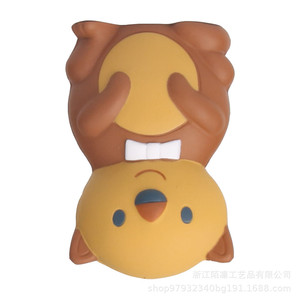 Oso de Peluche Navideño de 4-4.9 Pulgadas, Plástico con Acabado Mate, Juguete Decorativo para Interiores - Product Image 3