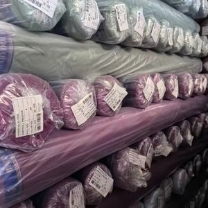 Chine usine lot stock polyester <span class=keywords><strong>tissu</strong></span> en mousseline de soie par mètres <span class=keywords><strong>pas</strong></span> <span class=keywords><strong>cher</strong></span> prix doux <span class=keywords><strong>tissu</strong></span> en mousseline de soie vente chaude - Product Image 3