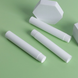 Tubes en plastique blancs de 10 ml avec logo personnalisé, nouvelle impression offset, tube souple en PET pour l'emballage de baume à lèvres de beauté - Product Image 1