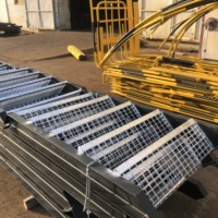 Escalier en acier galvanisé extérieur direct d'usine Fabrication sur mesure pour la décoration extérieure Escaliers en acier