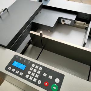 Automático Digital Eléctrico A3 330mm Máquina perforadora de plegado de papel Succión de aire Componentes de motor PLC de alta velocidad A4 viables - Product Image 3