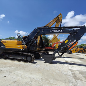 Excavatrice Hyundai 220LC-9s d'occasion en bon état, chenillée, avec moteur, boîte de vitesses, pompe, roulement et PLC d'occasion en excellent état - Product Image 6