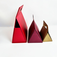 Carpeta de Cartón Reciclable Plegable Estilo Triángulo Unitario con Forro de Algodón y Barnizado, Logotipo Personalizado Premium para Regalo de Boda