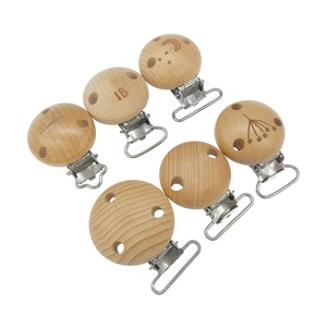 Di Plastica di legno del Crochet Del Bambino di Legno Ciuccio Clip di Supporto In Silicone Catena Ciuccio Clip di Manichino - Product Image 1