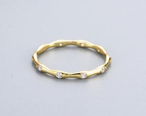 Minimalistischer Sterling Silber 925 Zarter Schmuck Damen Stapelbarer Dünner Goldring mit Knochenmuster Bambus-Muster Bandring - Product Image 4