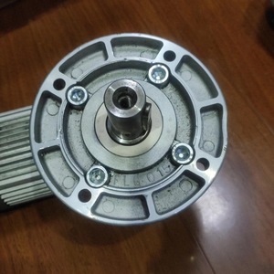 Moteur miniature Ini Motor Ce230m3t 230 400v 0.58a 3.6rpm 59nm fabriqué en Italie pour application PC - Product Image 4