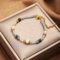 Ensemble de bijoux tendance avec perles colorées personnalisées, chaîne de perles, design délicat, bracelet et colliers plaqués or