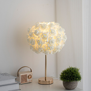 Boda moderna LED <span class=keywords><strong>matrimonio</strong></span> <span class=keywords><strong>dormitorio</strong></span> decoración iluminación E26 cabecera Rosa flor escritorio noche luces decoración del hogar iluminación de mesa - Product Image 4
