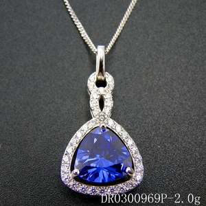 Pendentif vintage en tanzanite triangulaire avec diamant - Product Image 2