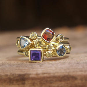 Bague géométrique H478 avec améthyste naturelle, sertie carrée, unisexe, tendance, idée cadeau - Product Image 2