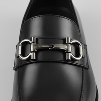 Boucles de chaussures en alliage de zinc brossé écologiques et durables en forme de fer à cheval avec couleur personnalisée pour décorations de chaussures pour hommes