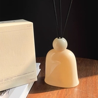 C & H Vente en gros Logo personnalisé Rafraîchisseur d'air Pot en céramique d'huile essentielle de luxe Diffuseur d'arôme de roseau