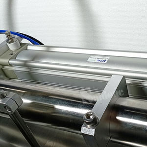 Machine de remplissage de bouteilles semi-automatique pour ligne de fermentation artisanale de kimchi, conception compacte à faible coût, contrôle de précision - Product Image 4