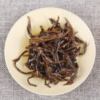 Vente en gros de thé noir du Yunnan escargot doré Dianhong poudre thé noir feuilles mobiles Fengqing arbre ancien OEM arôme de miel 250g