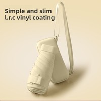 L'ombrelle classique à six plis avec sac de transport est conçue pour les femmes comme un cadeau, offrant une protection solaire et un design compact.
