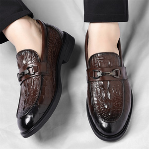 Mocassins pour hommes en cuir véritable imprimé crocodile, bout rond, à enfiler, chaussures de bureau habillées, semelle extérieure en caoutchouc amortie pour l'automne - Product Image 3