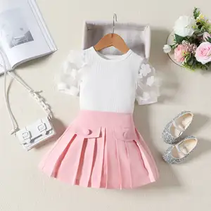 ग्रीष्मकालीन बच्चों की लड़कियों के लिए रिब फ्लावर मेश छोटी आस्तीन वाली कैंडी रंग की प्लीटेड स्कर्ट लड़कियों के लिए 2 पीस सूट