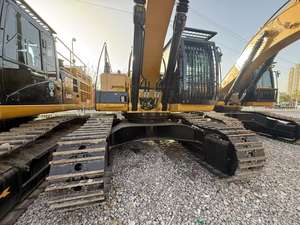 Excavatrice Caterpillar 349 d'occasion, modèle sur chenilles de 49 tonnes avec des composants essentiels en excellent état et en bon état de marche. - Product Image 2