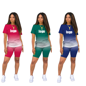 Tenues d'été 2024 Logo personnalisé Ensembles pour femmes Dégradé 2 pièces Manches courtes Décontracté Ensemble deux pièces Pantalon <span class=keywords><strong>court</strong></span> Vêtements pour femmes - Product Image 1