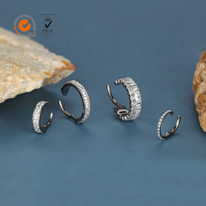 Nouveau Giometal Anneau segmenté articulé en titane ASTM F136 entièrement serti de pierres, pour <span class=keywords><strong>piercing</strong></span> hélix, cartilage, <span class=keywords><strong>tragus</strong></span>, bijoux de corps - Product Image 4