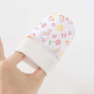 Conjunto de Gorro, Calcetines y Manoplas para Bebé Recién Nacido MIO, Diseño de Dibujos Animados, Estampado de Animales y Corazones, Antiarañazos - Product Image 3