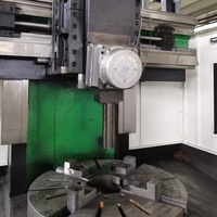 Tour vertical modèle XL1600 adapté au traitement des surfaces intérieures et extérieures, des faces d'extrémité, des trous coniques et autres.