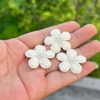 Broderie florale, sans colle, idéale pour les pinces à cheveux DIY, les accessoires capillaires et les accessoires vestimentaires.