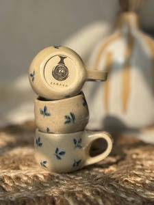 Tasse à café et thé en céramique artisanale de qualité supérieure, durable, 45 ml, avec motif artistique à pois, pour vente en gros - Product Image 3